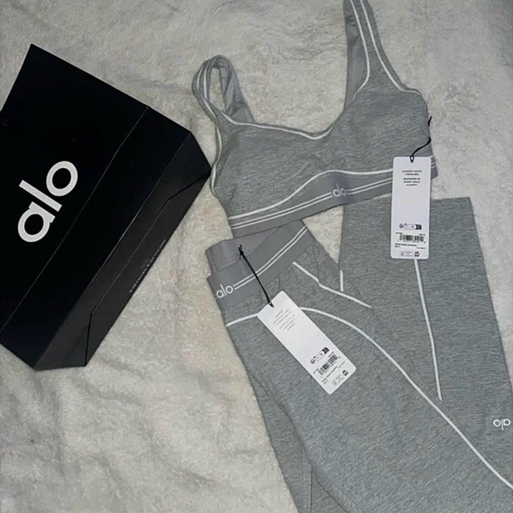 ALO Yoga Gray Pants & Bra Set